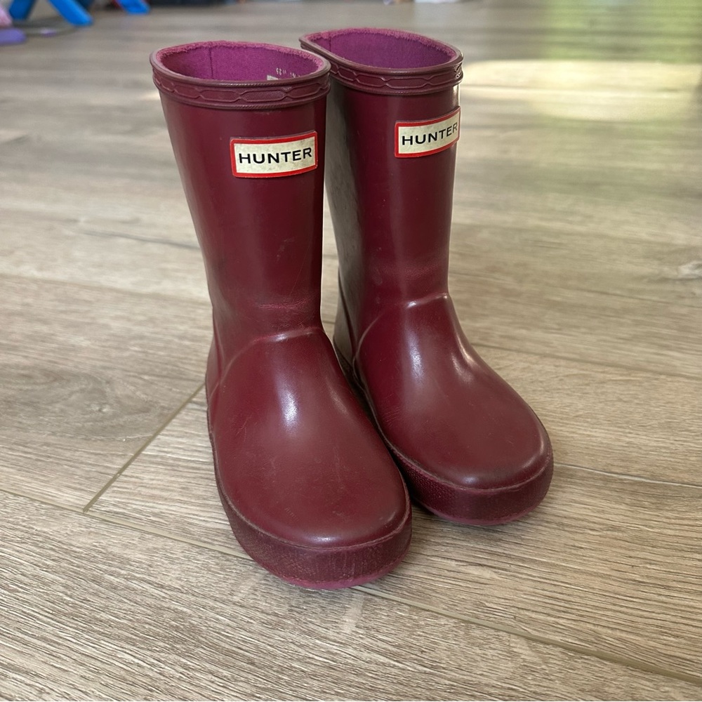 Hunter Kids Boots - size 9